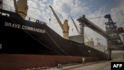 資料照片：聯合國特許船隻裝載了超過2萬3千噸烏克蘭糧食準備出口。 （法新社攝於2022年8月14日）