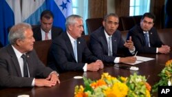 美國總統奧巴馬（右二）星期五與薩爾瓦多、 危地馬拉和洪都拉斯的總統會面。