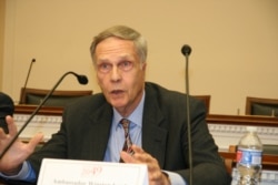 长期参与和观察美中关系的前美国驻中国大使洛德(美国之音钟辰芳拍摄)