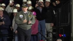 川普參觀新航母 承諾增加國防預算 (粵語)