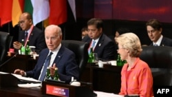 資料照片：美國總統拜登和歐盟委員會主席馮德萊恩在2022年的G20峰會上。