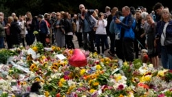 在英香港人悼念英女王逝世