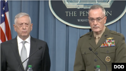 馬蒂斯部長與鄧福德上將2018年4月13日就打擊敘利亞化武目標做簡報（美國國防部）