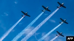 2023年6月5日印度尼西亞海軍飛機在第4次多邊海軍演習科莫多開幕期間表演