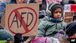 资料照片：德国法兰克福的示威者抗议右翼极端主义。（2024年1月20日）