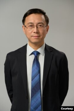 旅美時評人唐靖遠