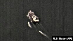 伊朗在波斯灣扣留一艘油輪。美國出動導彈驅逐艦阻止伊朗企圖扣押另外兩艘運油輪。（2023年6月4日）