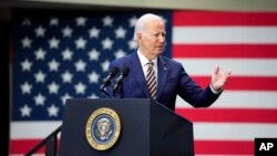 ແຟ້ມພາບ - ປະທານາທິບໍດີ ໂຈ ໄບເດັນ ກ່າວກ່ຽວກັບວາລະດ້ານເສດຖະກິດຂອງລັດຖະບານທ່ານ ຢູ່ທີ່ສວິທະຍາໄລ ຊຸມຊົນ ຂອງເຂດ Prince George, ໃນເມືອງ ລາຣໂກ, ລັດແມຣີແລນ, ເມື່ອວັນທີ 14 ກັນຍາ 2023.