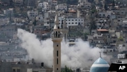 以色列军队对西岸占领区的激进分子据点发动攻击。（2023年7月3日）