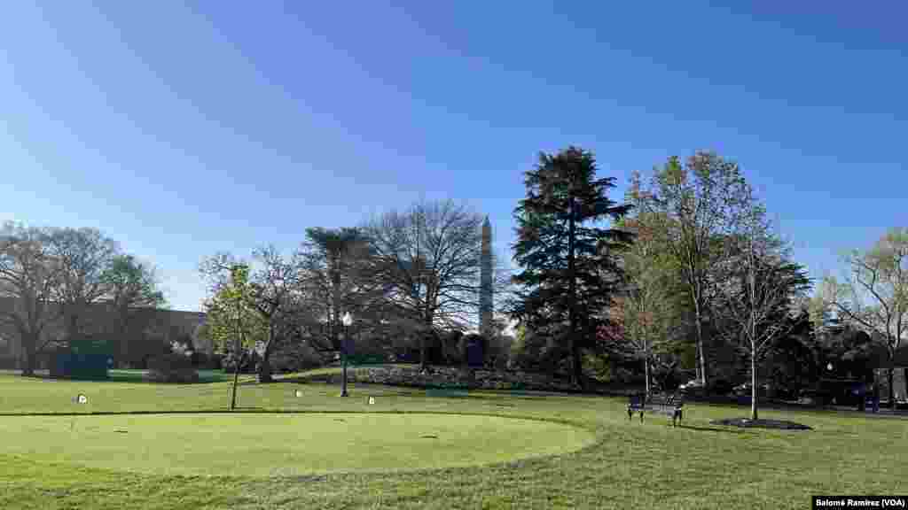 Los terrenos de la Casa Blanca fueron diseñados para tener una serie de pequeñas montañas que parecen naturales, pero en realidad el objetivo ha sido proveer seguridad.