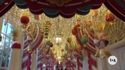 VOA英语视频：数百志愿者帮助白宫迎接圣诞节