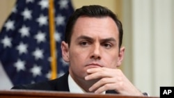 2023年2月28日，來自威斯康辛州的共和黨眾議員加拉格爾在華盛頓國會山莊舉行的眾議院中國特設委員會的聽證會上。（美聯社照片）