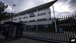 全球最重要的半導體設備生產商--荷蘭公司阿斯麥（ASML）總部外景。