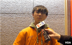 15歲的甘亙平不排斥為國家效力，但又懷疑延長役期是否真的有用。