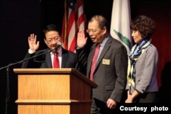 2022年丁言愉宣誓就任加州聖蓋博市市長(丁言愉提供)