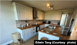 英国房屋一般的厨房饭厅不会如香港的纳米楼般狭窄 (图片来源：“Explorer能”脸书网站)