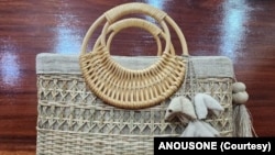 ຜະລິດຕະພັນກະເປັາ ອານຸສອນ.