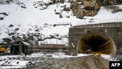 资料照：位于阿鲁纳恰尔邦正在施工中的西勒隧道（Sela Tunnel）。（2023年4月2日）