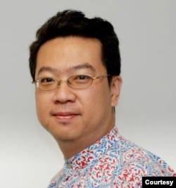 位於印度浦那的富來名大學社會科學系副教授劉奇峰