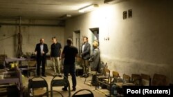 Госсекретарь Энтони Блинкен посещает здание школы в селе Ягодное. 7 сентября 2023 г. 