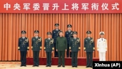 中共中央軍委主席習近平晉升新任火箭軍司令員王厚斌（左上）與火箭軍政委徐西盛（右上）兩人為上將。 （2023年7月31日）