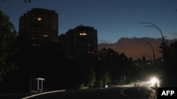 2024年6月5日，俄羅斯對烏克蘭能源基礎設施的攻擊造成基輔部分地區停電。 (法新社照片)