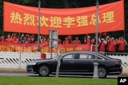 中國總理李強訪問柏林受到當地中國人的歡迎。 （2023年6月19日）