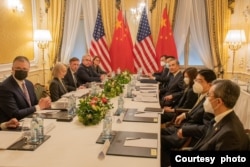 美國國家安全顧問沙利文與中共中央外事辦主任王毅在維也納舉行會談。（2023年5月10日）