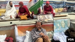 拉達克地區曾經是當地人的牧場，但現在卻變成了一個緩衝區。由於牧地減少，當地的達拉克牧民都為自己的生計感到擔憂。在拉達克乾旱、嚴寒的氣候中，草場對他們的生存至關重要(美國之音/賈尚傑)