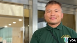 香港記者協會主席陳朗昇形容，目前的新聞自由狀況是眾人都平等，但有些人比別人平等，有部份傳媒依然有批評政府的自由，但記協只能繼續”戴著腳鐐跳舞”，在紅線下尋求空間。（美國之音照片）