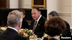 菲律賓國防部長吉爾伯托·特奧多羅(Gilberto Teodoro)在華盛頓與美國國務卿布林肯、國防部長奧斯汀和白宮國家安全顧問沙利文舉行會談。 （2024年4月12日）