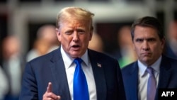 美國前總統特朗普在紐約曼哈頓刑事法庭被判有罪後對媒體發表演說。 (2024年5月30日)