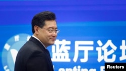 中国外长秦刚出席蓝厅论坛发表讲话。（2023年2月21日）