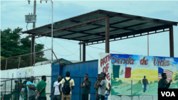 墨西哥边境城市雷诺萨(Reynosa)的移民庇护所“生命之路”(Senda De Vida)。庇护所有铁门和围墙，能为生活在里面的移民提供安全保障。