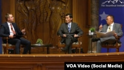 餘茂春 VS 黃亞生10月3日在蒸汽船研究所就“中美學術交流：是否風險大於收益“ 進行辯論。