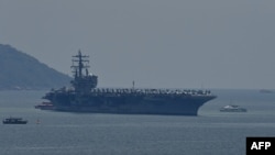 美國海軍尼米茲級核動力航母里根號2023年6月25日駛入越南峴港訪問。