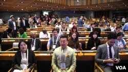 各国代表们参加了在斯利那加、查谟和克什米尔的国际会议中心举行的G20国家旅游部长会议。为期三天的会议于2023年5月24日结束。（美国之音瓦西姆·纳比拍摄）