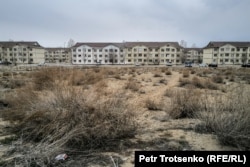 建在七河地区与中国接壤边境上的努尔肯特市