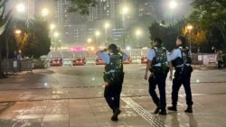 香港警方六四前夕維園一帶加強巡邏 貼標語獨立書店外站崗 前議員批做法荒謬