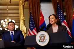2023年8月2日美國副總統哈里斯在美國華盛頓會見蒙古總理奧雲額爾登·羅布森那木斯萊