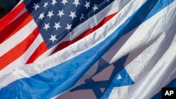 美以國旗飄揚（美聯社圖片）