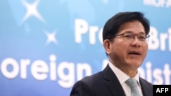 台灣外交部長林佳龍在台北舉行的記者會上致詞。 （2024年7月19日）