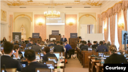 對華政策跨國議會聯盟（IPAC）2023年9月初在布拉格的捷克議會大樓召開年度會議。 （照片來源：捷克外交部長、IPAC前任共同主席揚·利帕夫斯基（Jan Lipavsky）的社交媒體X的賬戶。）