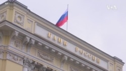 俄羅斯盧布相對於全球基準面臨急劇貶值