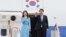 南韓總統尹錫悅和夫人從首爾啟程訪問美國。（2023年4月24日）