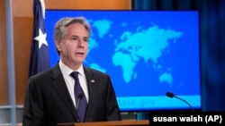 美國國務卿布林肯2023年4月22日在國務院簡報會上說明《2023年各國人權實踐報告》。(美聯社照片）