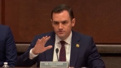 2024年3月7日，美国国会众议院美国与中共战略竞争特设委员会共和党籍主席迈克·加拉格尔（Mike Gallagher）在该委员会举行的 “日益增长的风险：生物经济和美国国家安全” 听证会上指出，流向中国生物技术或基因科学公司的纳税人资金将用于增强中共和解放的实力。 (视频截图）