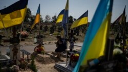 烏克蘭女軍人首次獲得正式女兵制服