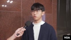 政大外交系的陳鼎心本身為四個月役期的役男，不過他也認為這樣的役期太短。