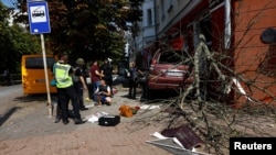 乌克兰北部切尔尼戈夫市中心遭到俄罗斯的导弹攻击。（2023年8月19日）